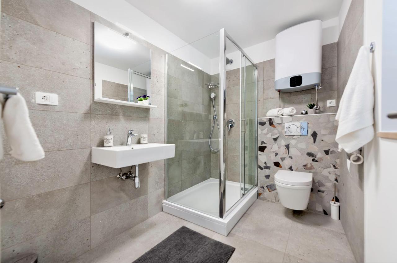 City Comfort Apartments ロヴィニ エクステリア 写真
