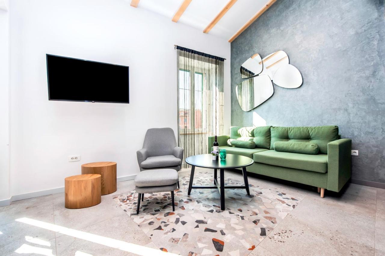 City Comfort Apartments ロヴィニ エクステリア 写真